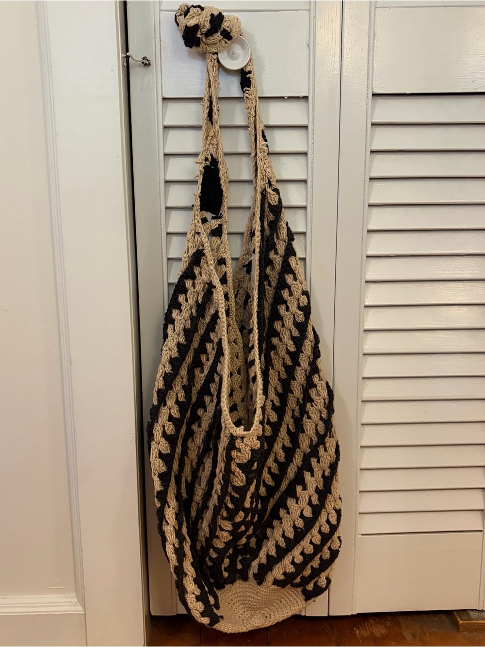 Free People NWT Black & Cream Crochet Shoulder Bag